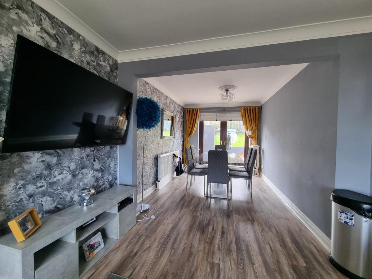 Private Room City Skyline And Mountain Views Close Too Belfast Centre And Airports Free Parking Extérieur photo
