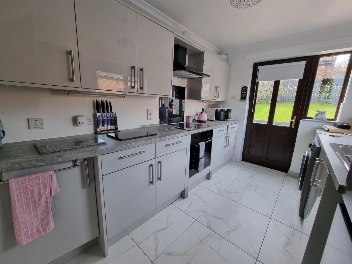 Private Room City Skyline And Mountain Views Close Too Belfast Centre And Airports Free Parking Extérieur photo
